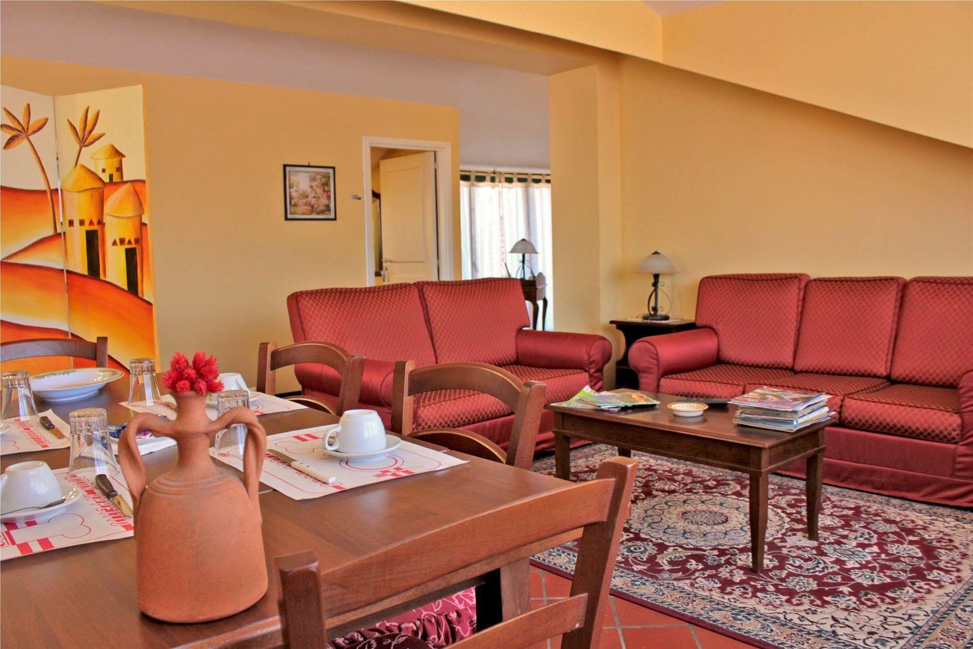 Ai Tre Parchi Bed And Bike Bed & Breakfast Randazzo Exterior photo